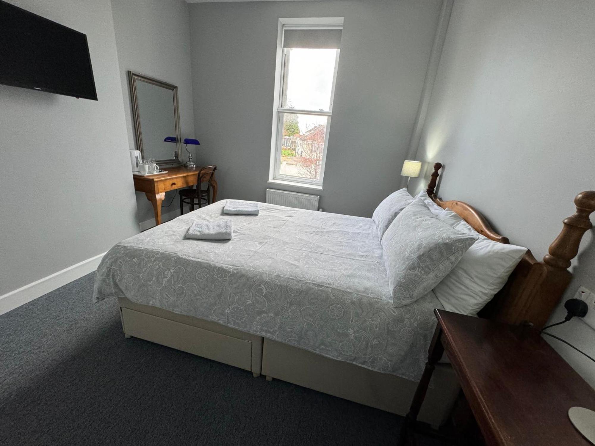 The Elms Guest House Bristol Filton 외부 사진