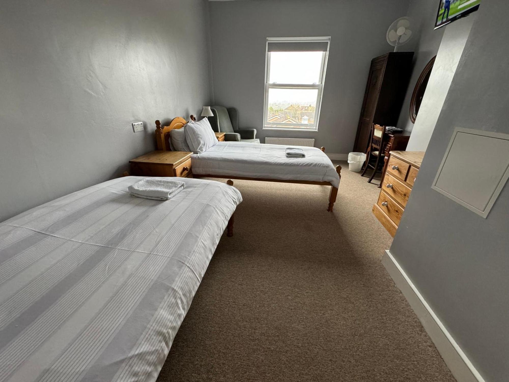 The Elms Guest House Bristol Filton 외부 사진