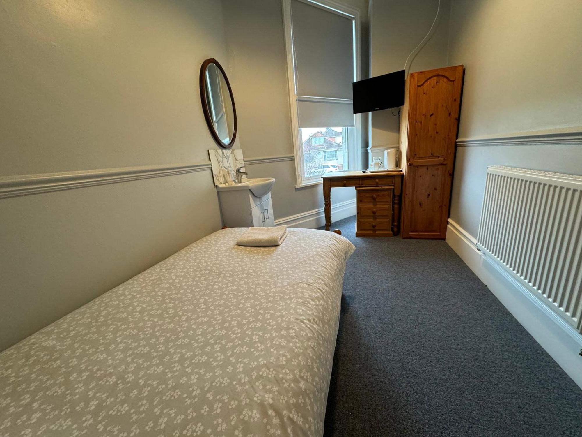 The Elms Guest House Bristol Filton 외부 사진