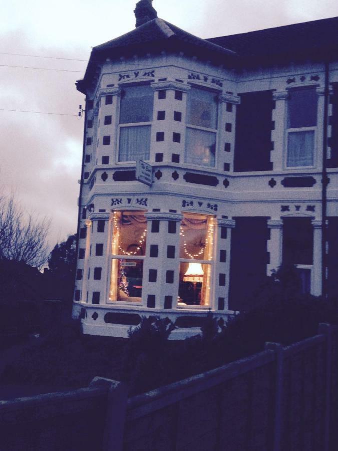 The Elms Guest House Bristol Filton 외부 사진